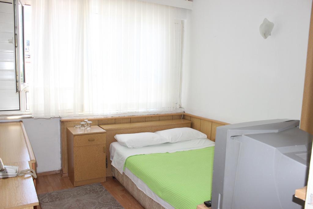 Hotel Ulke Yalova  Rum bild