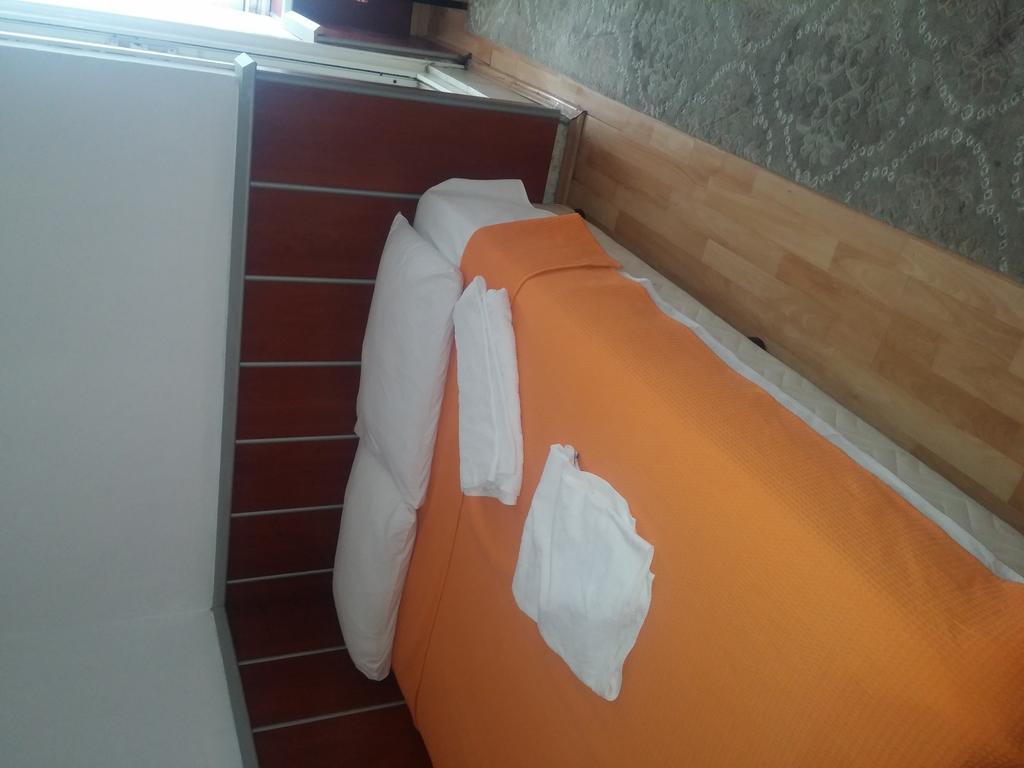 Hotel Ulke Yalova  Rum bild
